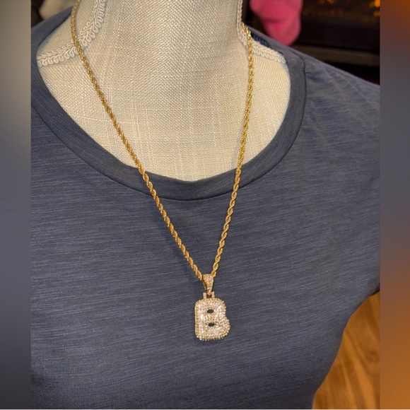 ☃️BOGO50%☃️ 🆕✨GOLD B✨BUBBLE LETTER INITIAL NECKLACE - Picture 1 of 12
